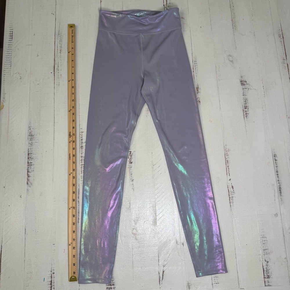 Carbon38 metallic iridescent light purple
leggings. Size S